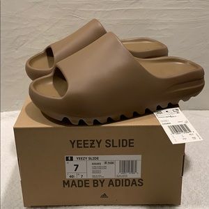 YEEZY SLIDE